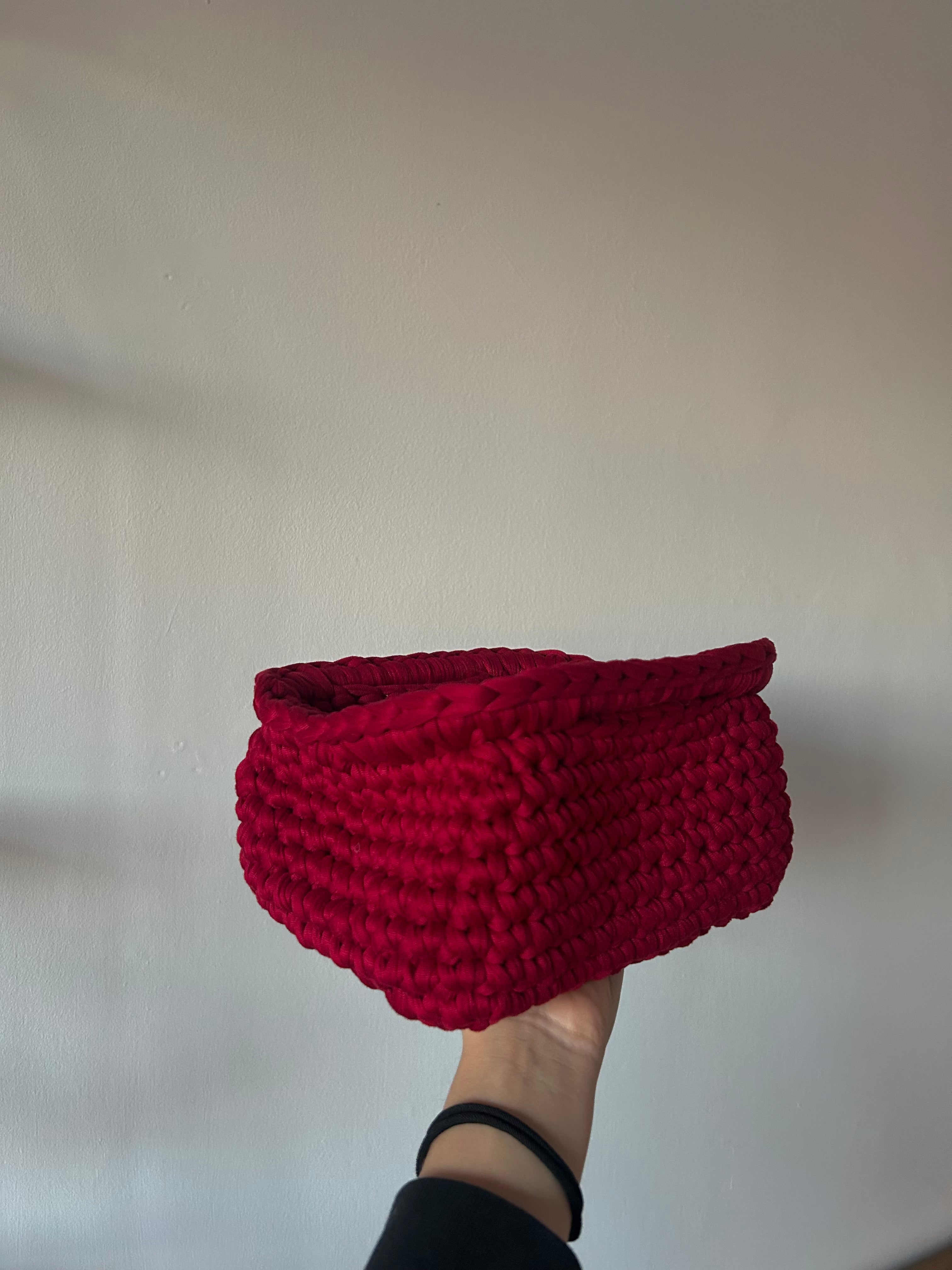 The Classic Clutch in red